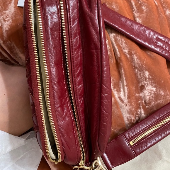 Chanel - Picture 2 of 9